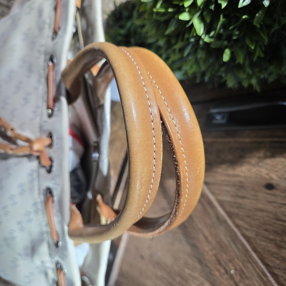 Dooney & Bourke White Satchel - Picture 3 of 10